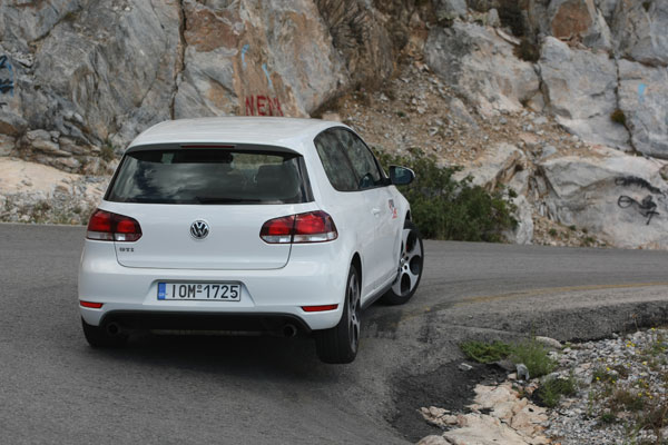 lilac Remission Learner Alfa Romeo Giulietta QV - VW Golf GTi DSG - Συγκριτικές  δοκιμές/Φεβρουάριος/2011 | 4tLibrary