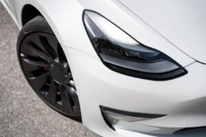 Tesla Model 3 Performance – Mercedes-AMG CLA 45 S 4Matic+