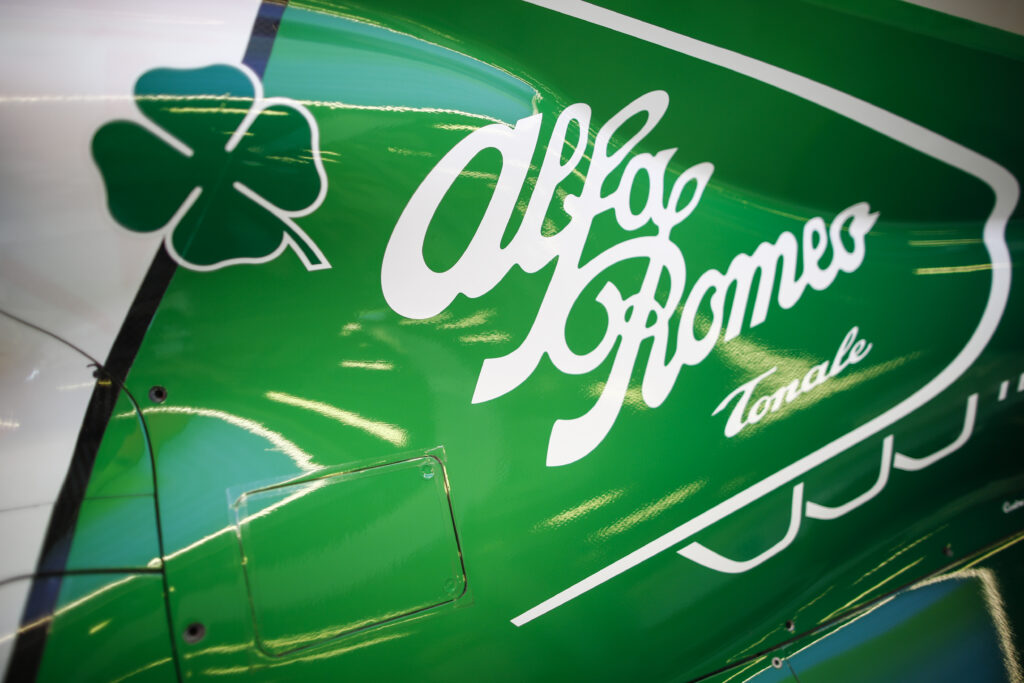 Il Team F1 dell’Alfa Romeo Orlen dà il benvenuto a Tonale