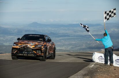 Μια Lamborghini Urus «κατακτά» το Pikes Peak