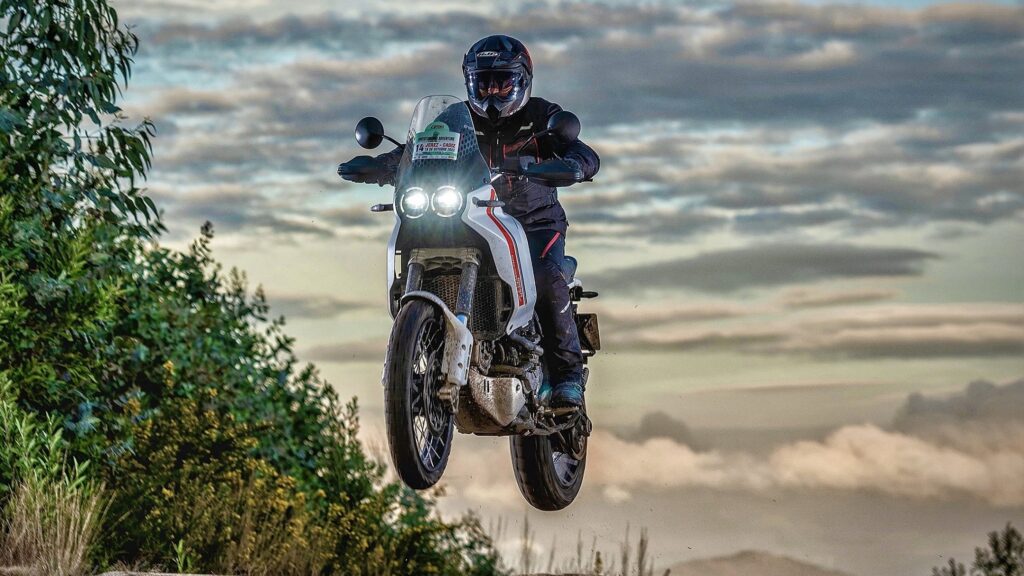 Noguerol_Ducati_DesertX_Moto_turismo_Adventure_Jerez2022