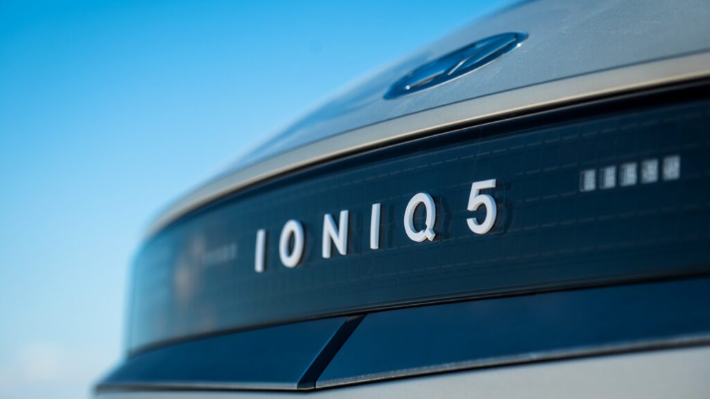 Hyundai Ioniq 5 - VW ID.5