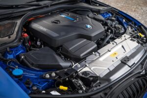 plug-in hybrid BMW 330 e