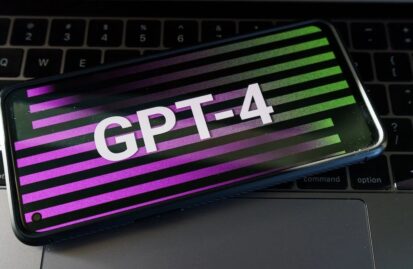 GPT-4: Τα πέντε πράγματα που κάνει καλύτερα από το ChatGPT
