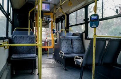 πόρτα-λεωφορείου-ξεκόλλησε-εν-κινήσε-202164