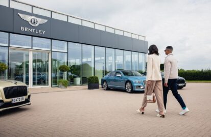 Bentley – «Ελάτε να σας ξεναγήσουμε στο εργοστάσιό μας»