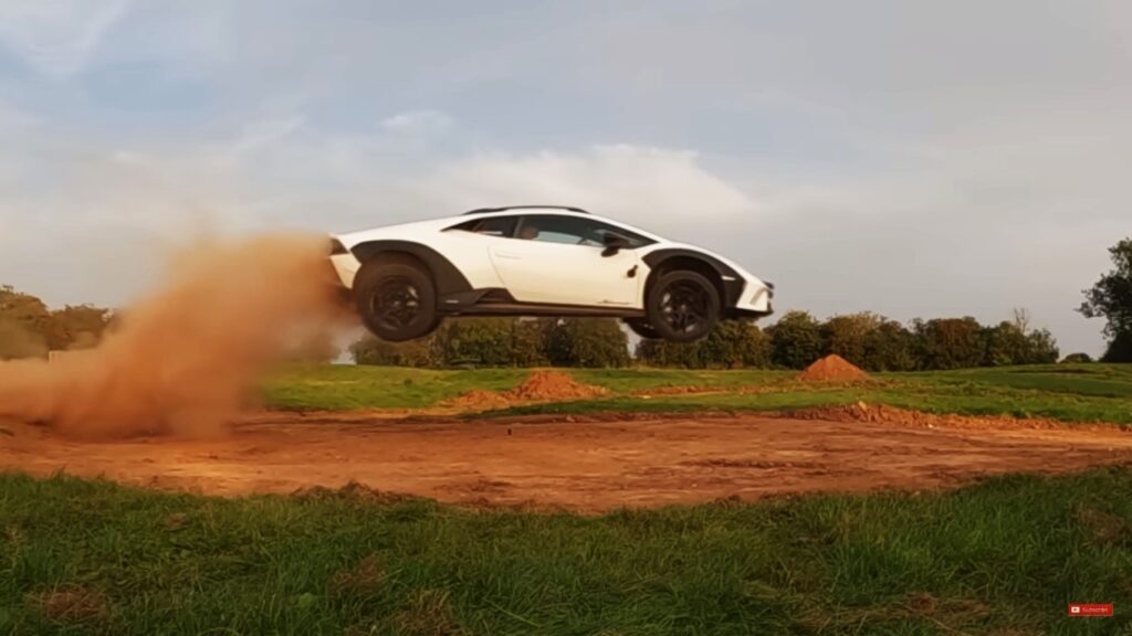 Lamborghini Huracan Sterrato jump