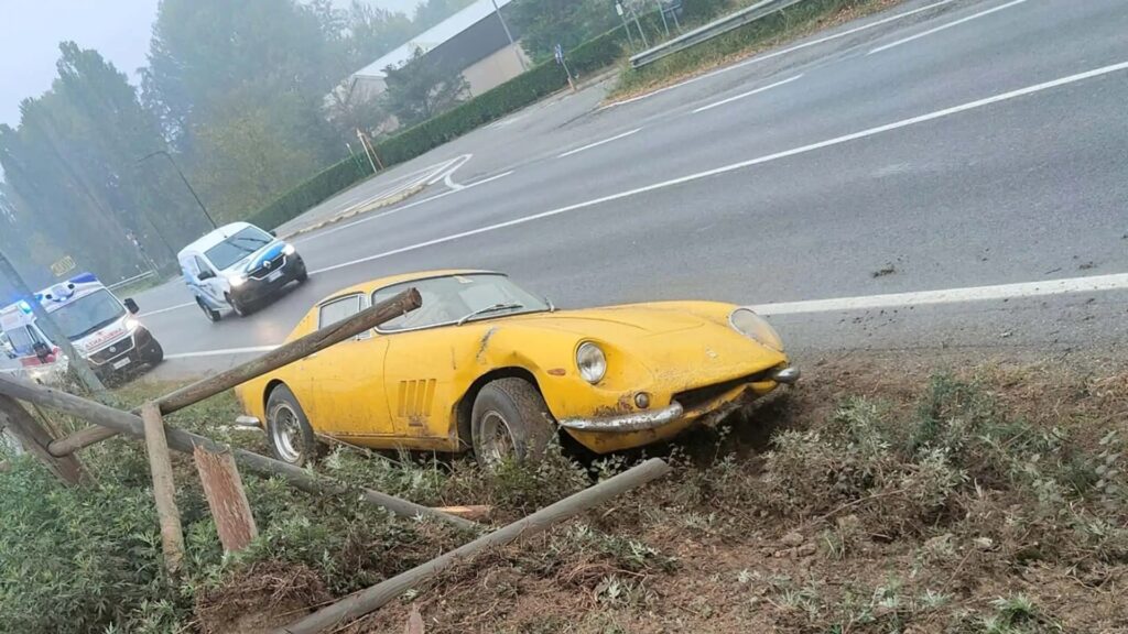 Ferrari 275 GTB Italy crash