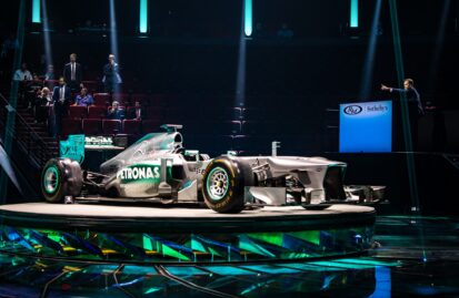 Δείτε πόσο πωλήθηκε η Mercedes-AMG F1 W04 του Lewis Hamilton